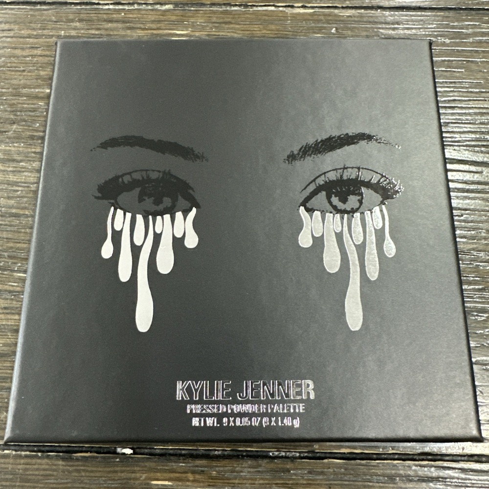 Kylie Jenner 9-Shade Pressed Powder Eyeshadow Palette Matte
